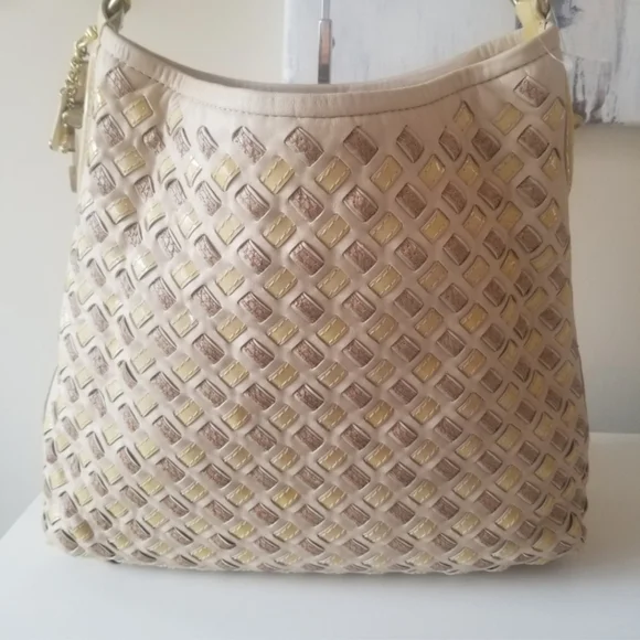COACH LE PEYTON WOVEN LEATHER LG SHOULDER BAG Rare! - Picture 1 of 15